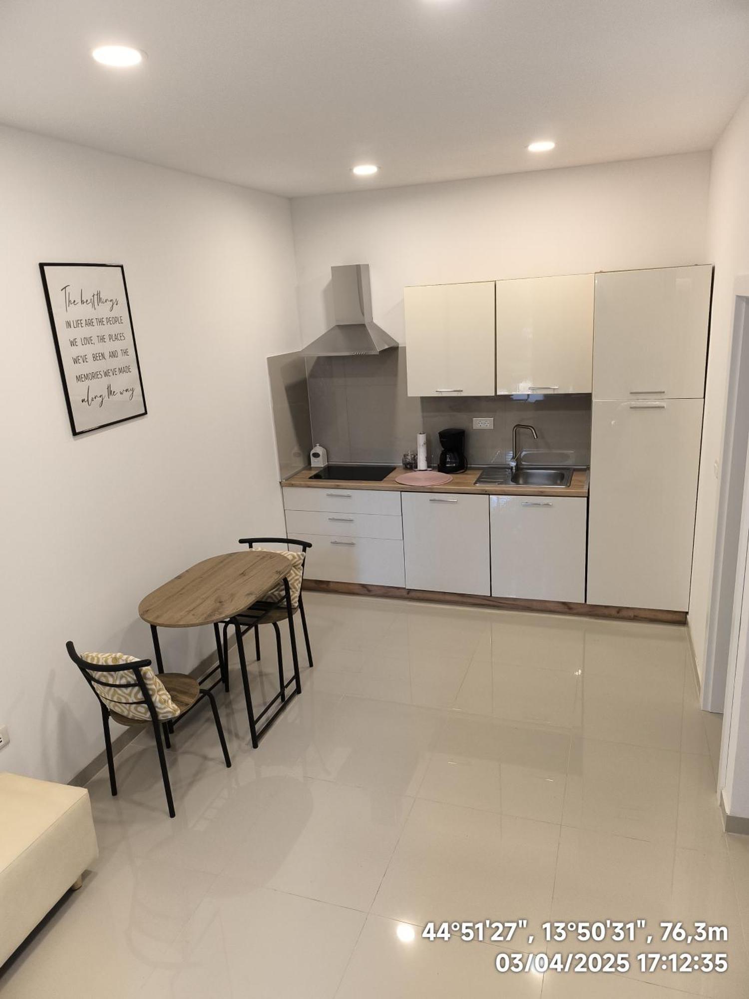 Glambyaj With Free Parking And Netflix Pula