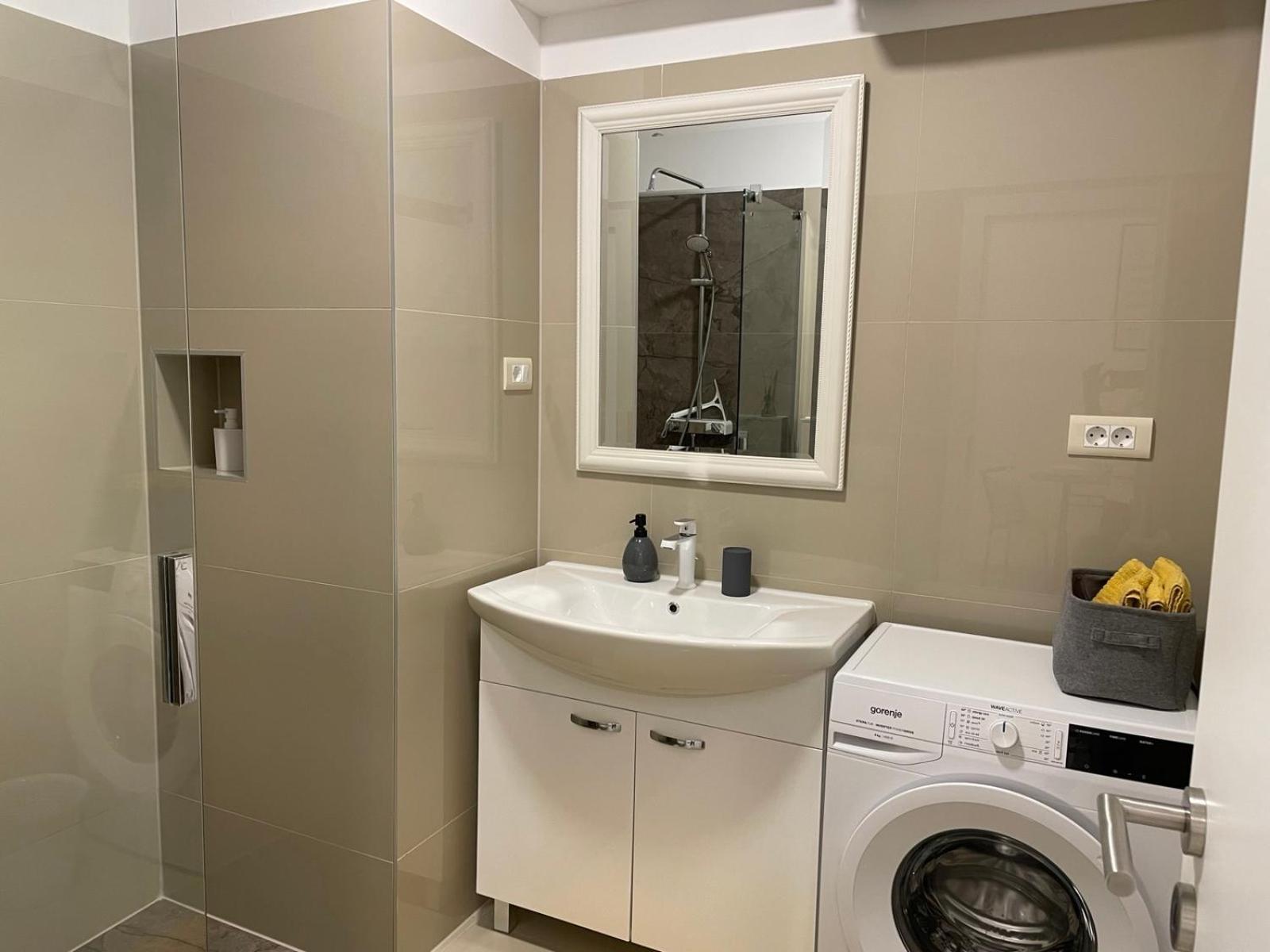 Apartment Glambyaj With Free Parking And Netflix *